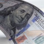 El dólar global retrocede ante las tensiones comerciales y el cierre del gobierno de Estados Unidos. El dólar global retrocede ante las tensiones comerciales y el cierre del gobierno de Estados Unidos.