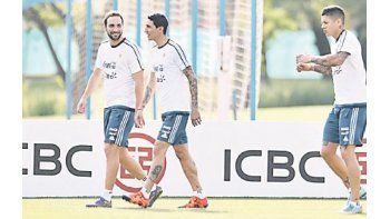 Ángel Di María y Gonzalo Higuaín son las cartas de triunfo de la Selección argentina. Atrás, Marcos Rojo, que vuelve después de su lesión.