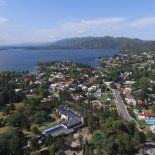 Villa Carlos Paz, siempre demandada por quienes estar cerca del agua, sierras y espectáculos, la ciudad también ofrece una variedad de actividades que incluye teatro y cine Villa Carlos Paz, siempre demandada por quienes estar cerca del agua, sierras y espectáculos, la ciudad también ofrece una variedad de actividades que incluye teatro y cine