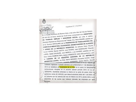 Los aceiteros y los representantes de las empresas exportadoras y productoras para el mercado interno firmaron en el Ministerio de Trabajo la paritaria para 2013 del sector. El aumento nominal será del 20% y  el real del 21%.