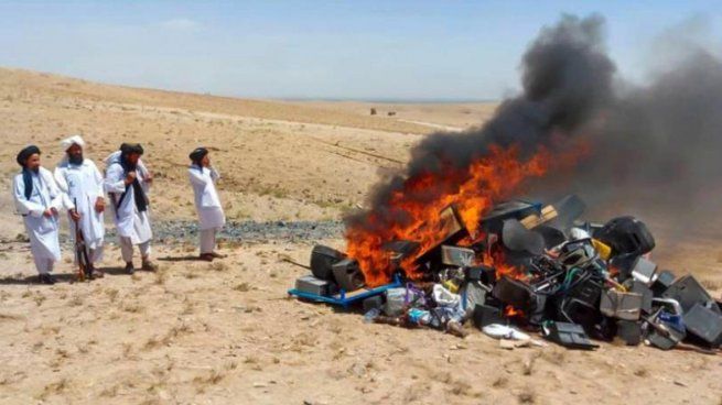 Quema de instrumentos.