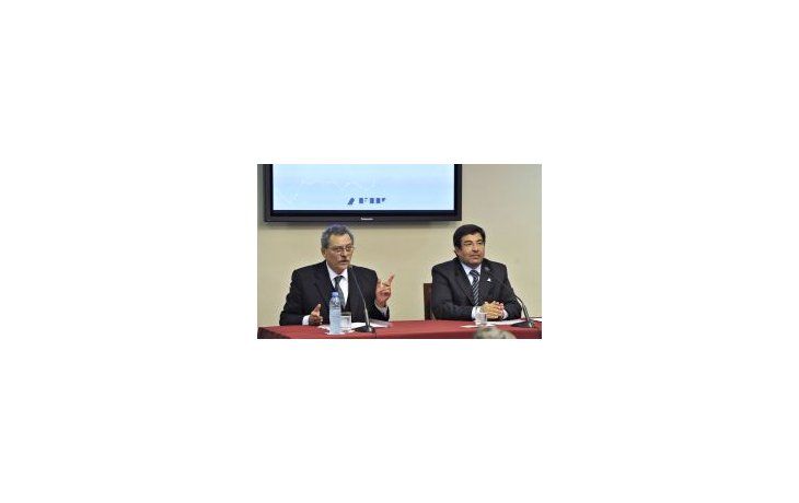 ámbito.com | El secretario de Hacienda, Juan Carlos Pezoa, y el titular de la AFIP, Ricardo Echegaray.