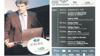 Habló Alfonso Prat Gay en Chile ante empresarios de ese país. Dejó vaticinios importantes sobre la economía y por ende el mercado. Entre el público, dos argentinos, representantes del sistema bursátil.