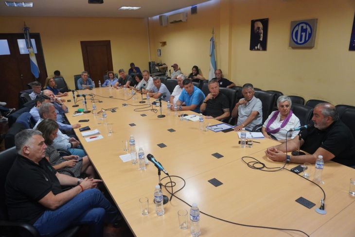 La nueva CGT se muestra dispuesta al di&aacute;logo pero advierte que no discutir&aacute; "retrocesos de derechos".