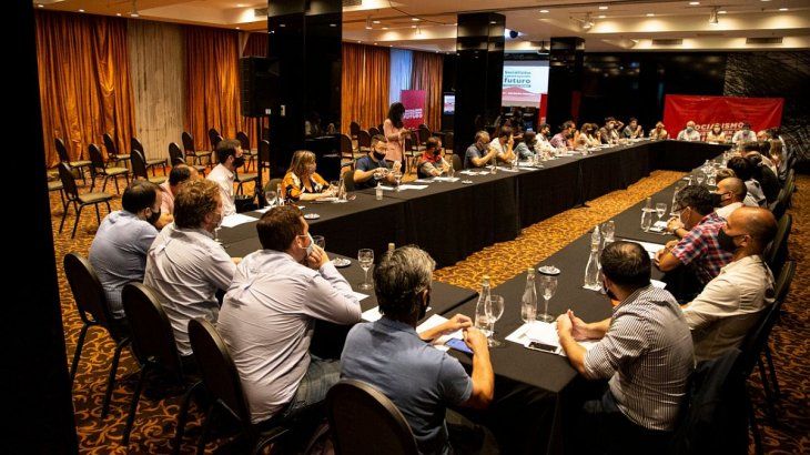 Más de 600 dirigentes y militantes participaron de manera presencial y virtual.