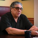 Vincent Pastore alcanzó reconocimiento mundial por su papel en Los Soprano. Vincent Pastore alcanzó reconocimiento mundial por su papel en Los Soprano.