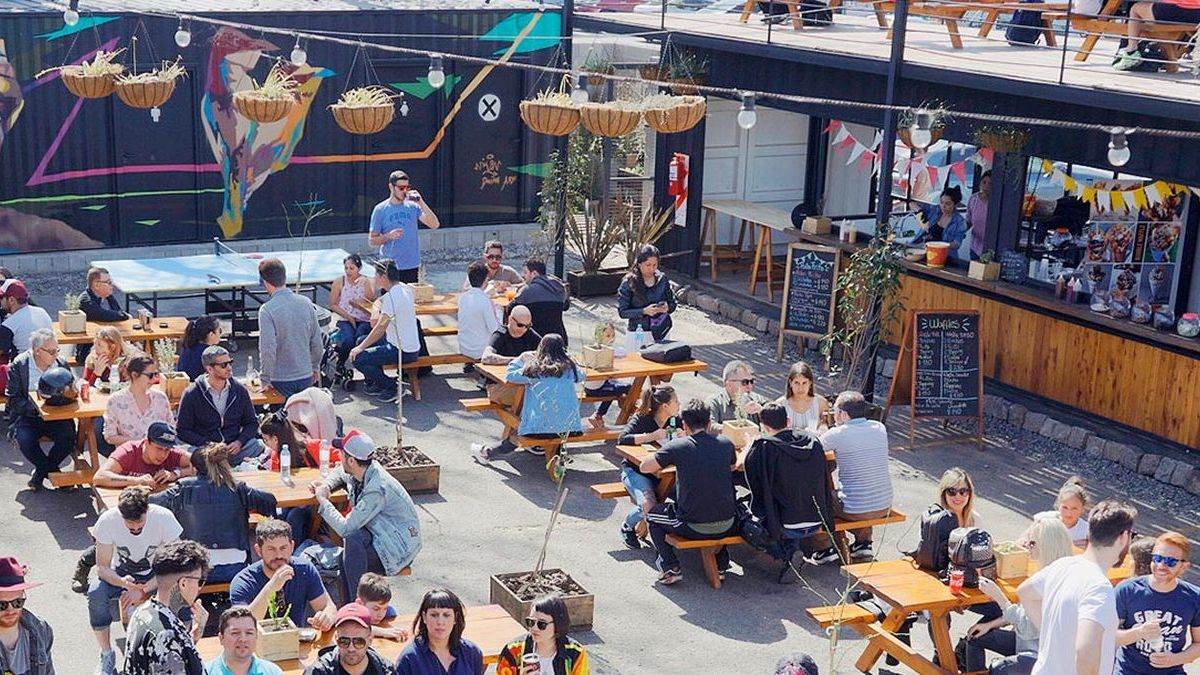 Unmissable experiences in the City: these are the most popular patios and gastronomic markets