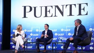 Florencia Donovan (moderadora), Marcelo Iribarne (Sidersa) y Adolfo Zuberbuhler (Pampa) en el panel de inversiones. Florencia Donovan (moderadora), Marcelo Iribarne (Sidersa) y Adolfo Zuberbuhler (Pampa) en el panel de inversiones.