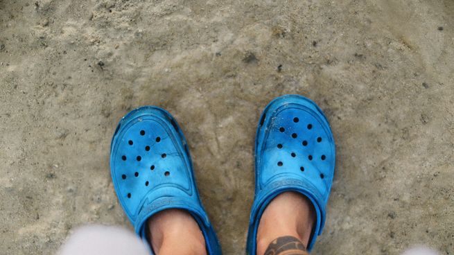 La Crocs, de un simple zueco náutico a transformarse en un fenómeno cultural que todos quieren