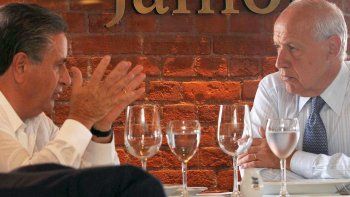 Eduardo Duhalde junto a Roberto Lavagna.