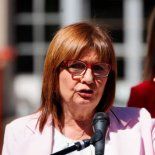 Respecto del rol de Patricia Bullrich, la denuncia aclara que el vínculo familiar “no implica por sí solo reproche penal alguno”. Respecto del rol de Patricia Bullrich, la denuncia aclara que el vínculo familiar “no implica por sí solo reproche penal alguno”.