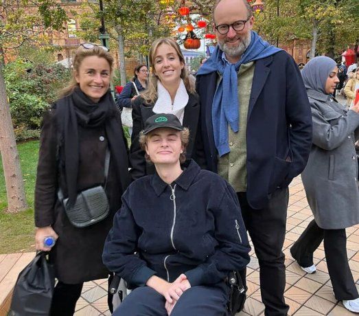 El pr&iacute;ncipe junto a sus padres y su hermana.
