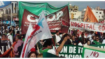 Médicos bonaerenses iniciaron huelga de 72 horas por bono y mejoras laborales salariales