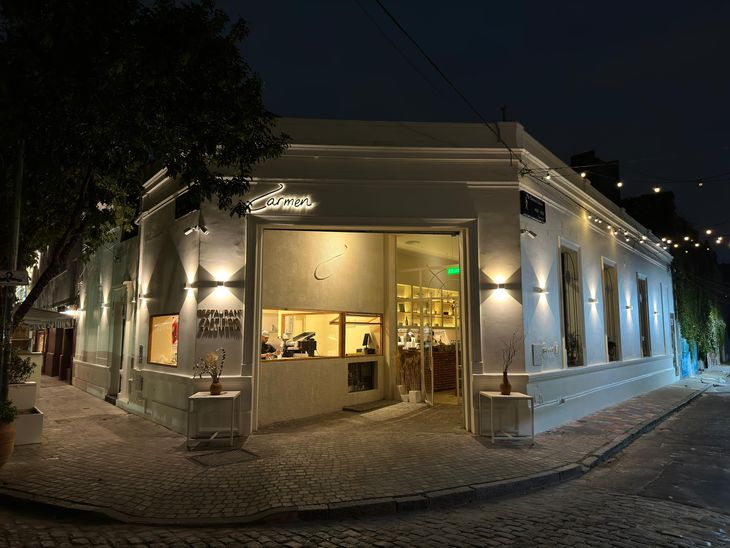 Creole lunch with national pasta, empanadas and classic desserts. Creole lunch with national pasta, empanadas and classic desserts.