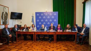 Los senadores del PJ brindaron precisione sobre el proyecto. Los senadores del PJ brindaron precisione sobre el proyecto.