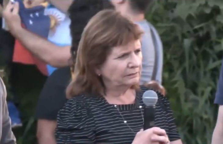 Patricia Bullrich, presente en una nueva manifestación de venezolanos en el Obelisco. Patricia Bullrich, presente en una nueva manifestación de venezolanos en el Obelisco.