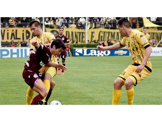 Olimpo y Lanús dejaron mucho que desear