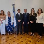 Los siete miembros del interbloque Impulso País. Los siete miembros del interbloque Impulso País.