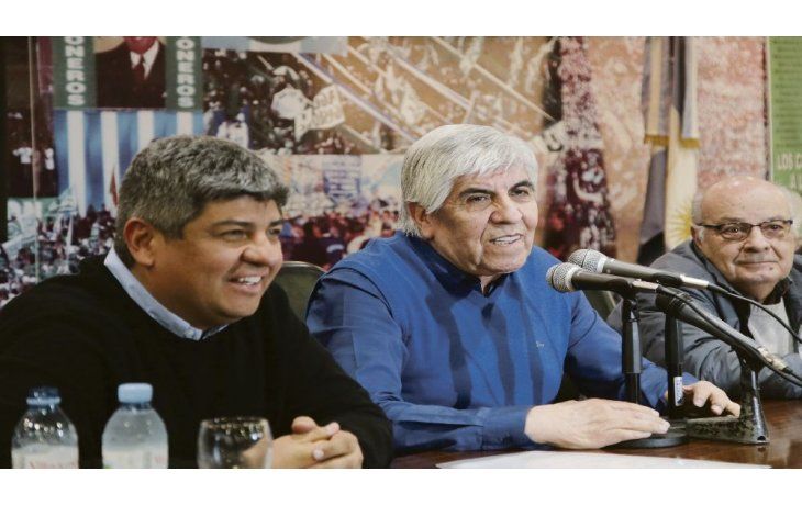 ámbito.com | protagonista. A diferencia de otros años, Hugo Moyano encabezó el inicio y el cierre de la paritaria de los camioneros. Ayer anunció el acuerdo junto a su hijo mayor, Pablo, candidato a la CGT por los gremios opositores.