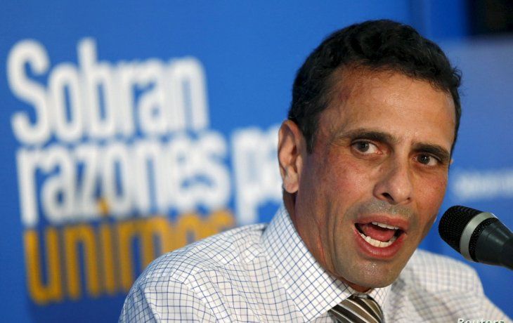 El partido de Henrique Capriles fue intervenido por la justicia, acusada de servir al chavismo.
