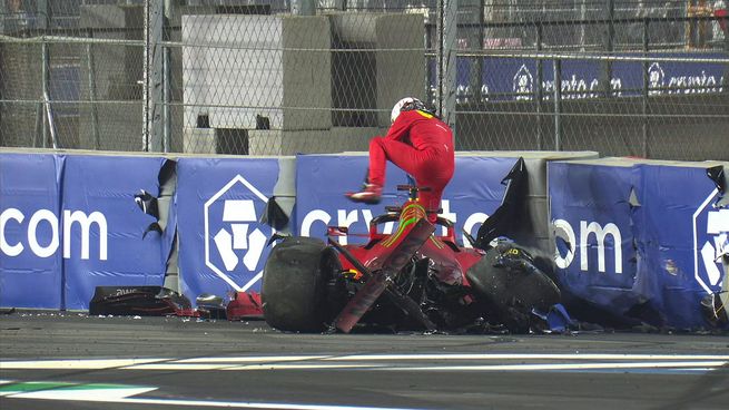 Leclerc sufrió un fuerte golpe y su auto tuvo varias consecuencias.