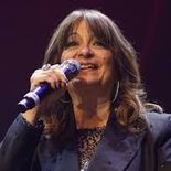 Viqueira: Elevamos su música en el marco de una sinfónica. Como cantante, se luce mucho una voz en sus melodías Viqueira: Elevamos su música en el marco de una sinfónica. Como cantante, se luce mucho una voz en sus melodías