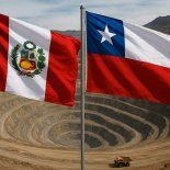 Perú posee recursos suficientes para aspirar a convertirse algún día en el mayor productor mundial de cobre, pero transformar ese potencial en producción real requiere resolver problemas estructurales. Perú posee recursos suficientes para aspirar a convertirse algún día en el mayor productor mundial de cobre, pero transformar ese potencial en producción real requiere resolver problemas estructurales.