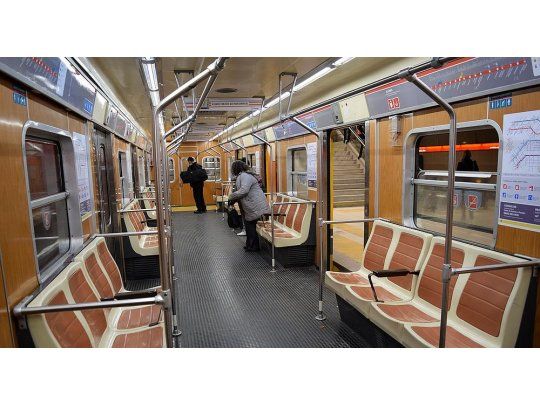 Los vagones modelo CAF 5.000 comprados a Madrid tiene entre 35 y 40 años. En España ya casi ni circulan y son utilizados para pruebas con explosivos. (foto: gentileza En el Subte)