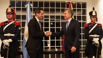 Mauricio Macri junto a Juan Guaidó.