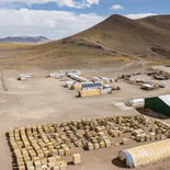 La compañía apunta a una decisión final de inversión en el segundo trimestre de 2027, mientras continúa ampliando una base de recursos que ya alcanza 454 millones de onzas equivalentes de plata. La compañía apunta a una decisión final de inversión en el segundo trimestre de 2027, mientras continúa ampliando una base de recursos que ya alcanza 454 millones de onzas equivalentes de plata.
