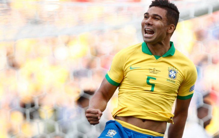 Casemiro abrió la cuenta para Brasil en la mayor goleada del torneo.