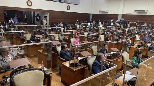 En sesión especial, la Legislatura jujeña le dio este martes la llave a Gerardo Morales para avanzar en la reforma parcial de la Constitución provincial.