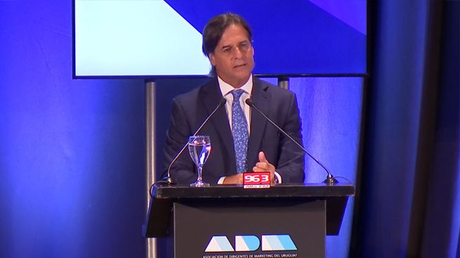 El presidente uruguayo Lacalle Pou durante su discurso en la inauguración del ciclo 2023 de la Asociación de Directores de Marketing (ADM).