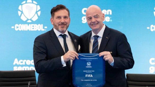 La Conmebol respaldó a Infantino para ser reelecto como presidente de la FIFA