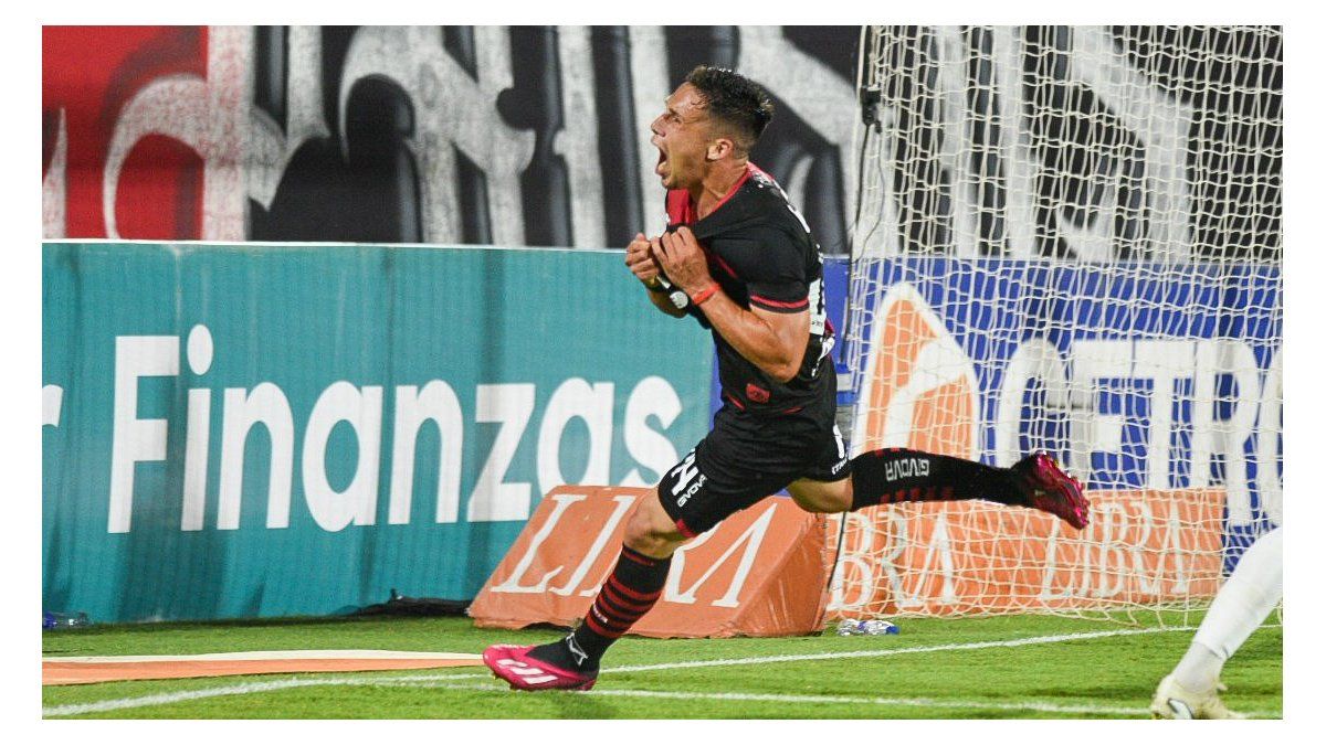Newells fired Heinze with a rout