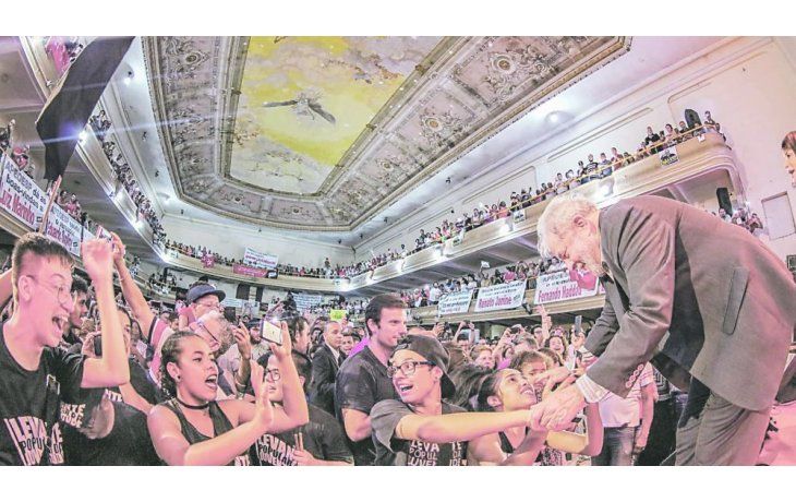 ámbito.com | En campaña. El expresidente Luiz Inácio Lula da Silva encabezó un acto proselitista en Piracicaba, San Pablo. Es el candidato mejor posicionado en las encuestas para los comicios de este año.