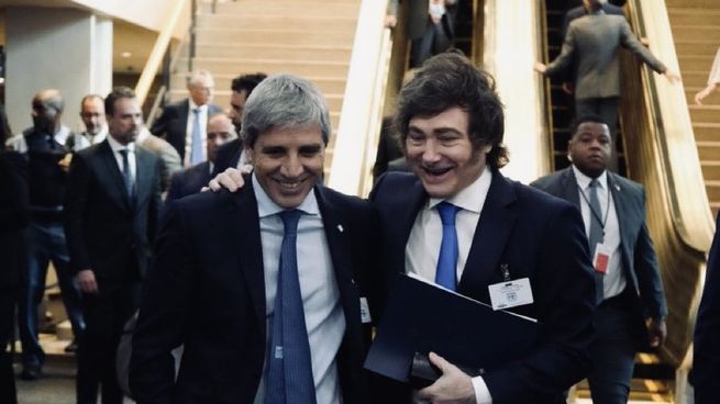 Luis Caputo y Javier Milei.