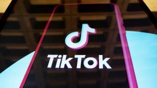 Todos los pasos para crear el resumen del año en TikTok e Instagram.
