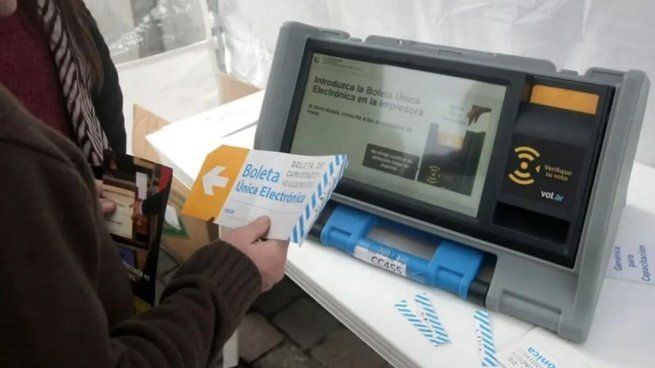 En Salta se votará con la Boleta Única Electrónica, que combina lo digital con el soporte papel.