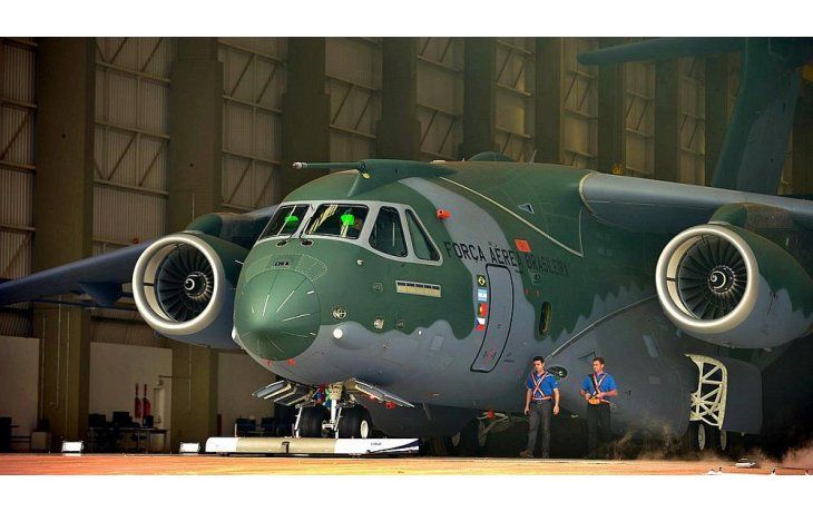 ámbito.com | Embraer, tabla de salvación para Fábrica de Aviones