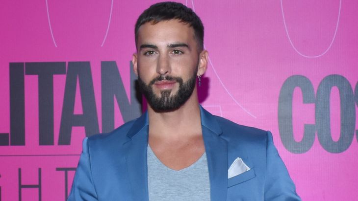 Roberto Carlo, conductor de programas matutinos de Televisa, hizo pública su orientación sexual en 2020 y usa su plataforma para visibilizar temas de la comunidad LGBT+. Roberto Carlo, conductor de programas matutinos de Televisa, hizo pública su orientación sexual en 2020 y usa su plataforma para visibilizar temas de la comunidad LGBT+.