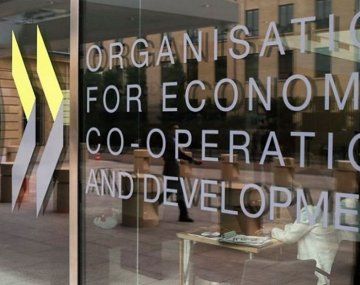 El gobierno no descarta una adhesión de Uruguay a la OCDE. El gobierno no descarta una adhesión de Uruguay a la OCDE.