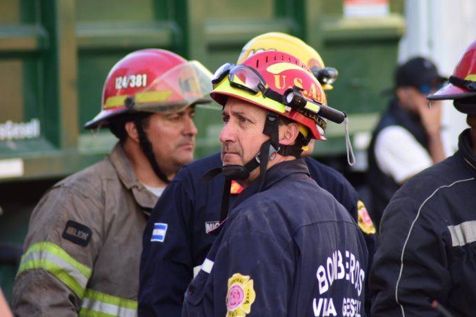 M&aacute;s de 650 rescatistas trabajan en la zona del derrumbe.