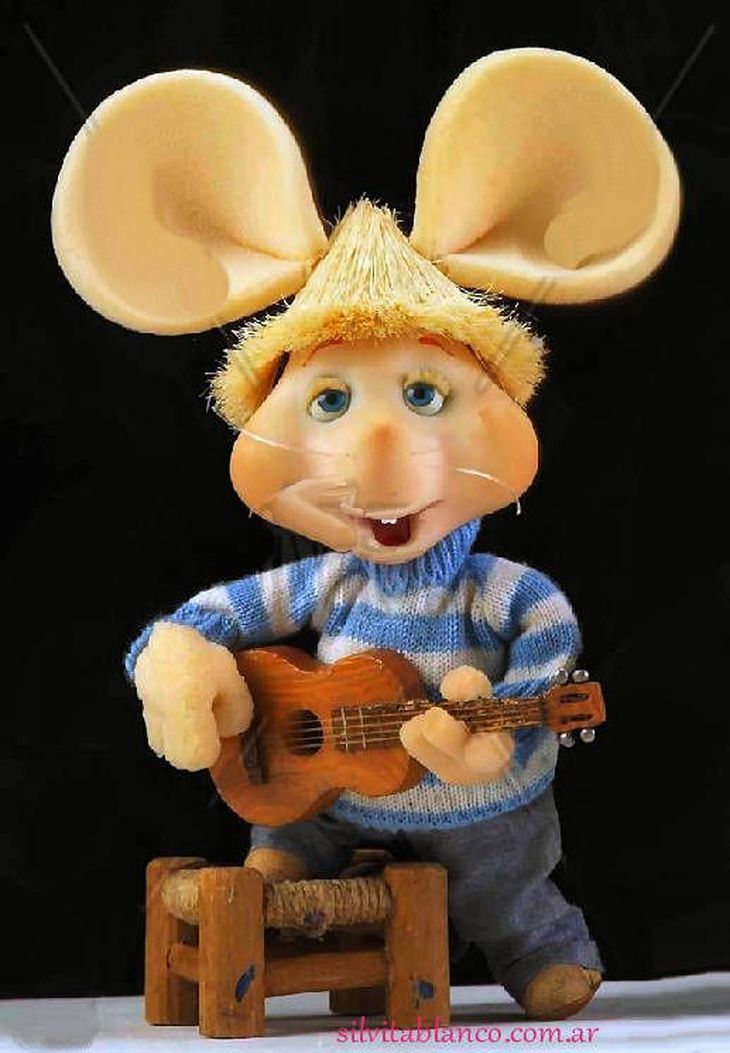 Topo Gigio, creado por Maria Perego, alcanzó proyección internacional y participó en el programa estadounidense The Ed Sullivan Show. Topo Gigio, creado por Maria Perego, alcanzó proyección internacional y participó en el programa estadounidense The Ed Sullivan Show.