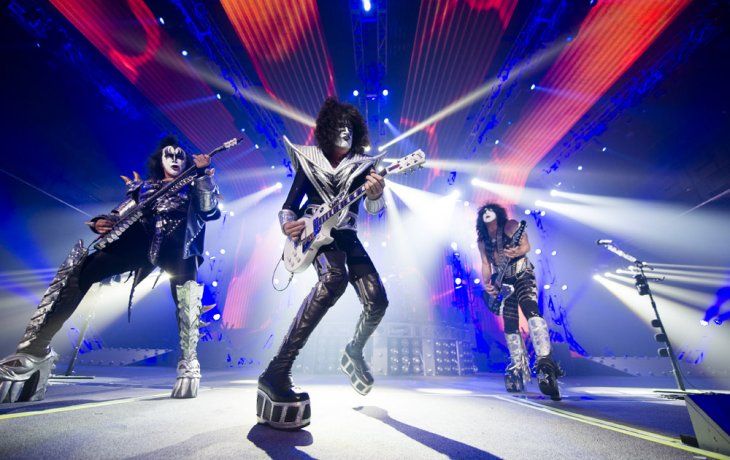 Gene Simmons tiene Covid-19 y Kiss cancela shows de su gira despedida