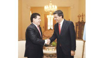 Capitanich debutó ayer en el ámbito internacional como jefe de Gabinete. Estuvo en Paraguay con el presidente Horacio Cartes.