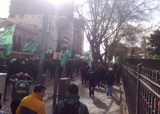 Moyano pidió disculpas y los gordos anunciaron que se quedan en la CGT (foto 1)