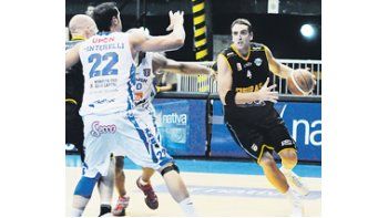 En el «Tachero» sobresalieron el pivote Juan Gutiérrez, con 36 tantos, y el ala pivote Theron Smith, con 16.