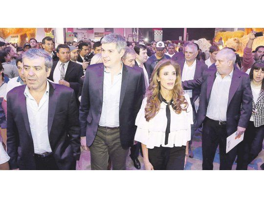 Rotativo. El jefe de gabinete, Marcos Peña, visitó ayer Misiones y Santiago del Estero junto a los gobernadores Hugo Passalacqua y Claudia Ledesma de Zamora. El oficialismo ya se mueve en clave electoral 2017.