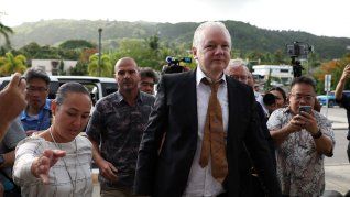 Julian Assange al llegar a la corte de Saipán.&nbsp;
